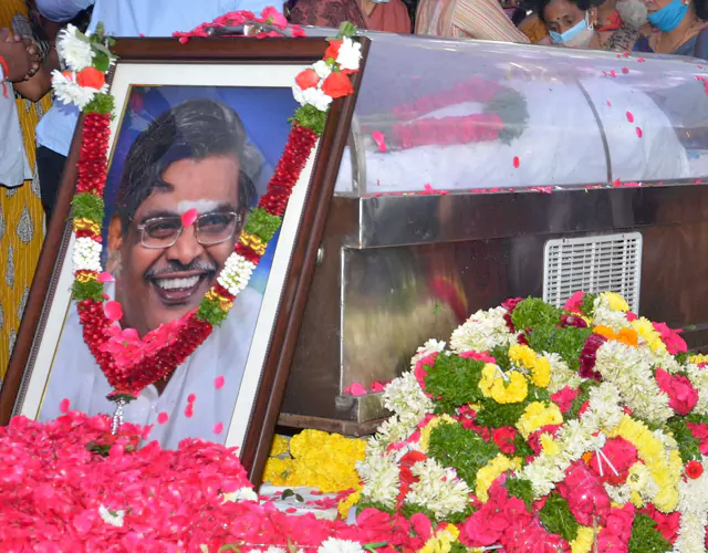 Celebs Pays Last Respcets to Sirivennela Sitaramasastri